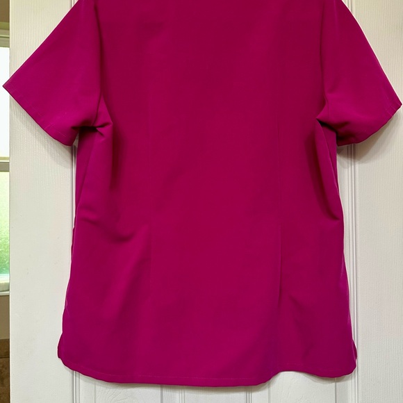 Figs Women's Vivid Pink Short Sleeve Top - Picture 6 of 6